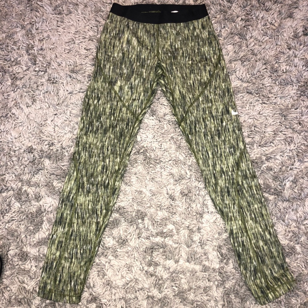 NWOT nike pro leggings